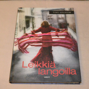 Tine Solheim Leikkiä langoilla