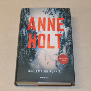 Anne Holt Kuolematon kunnia