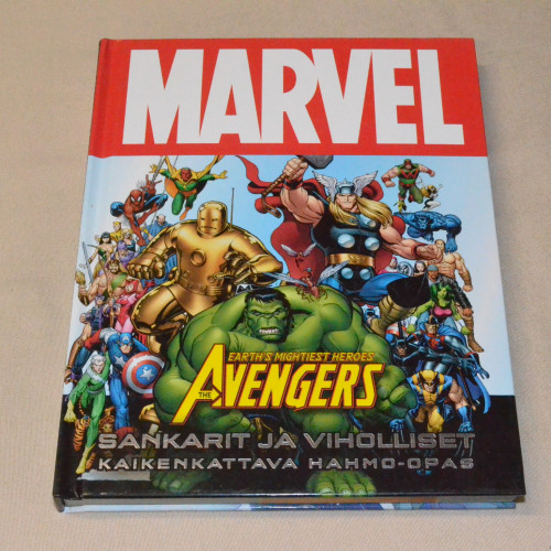 Marvel Avengers Sankarit ja viholliset Kaikenkattava hahmo-opas