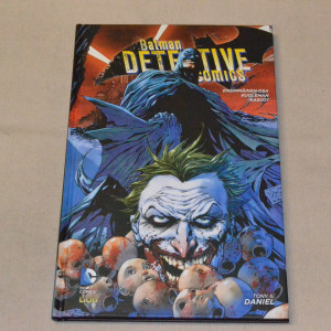 Batman Detective comics Ensimmäinen osa: Kuoleman kasvot