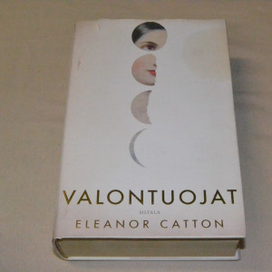 Eleanor Catton Valontuojat