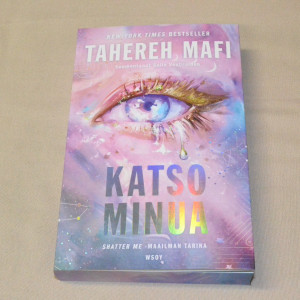 Tahereh Mafi Katso minua