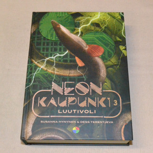 Susanna Hynynen & Dess Terentjeva Neonkaupunki 3 Luutivoli