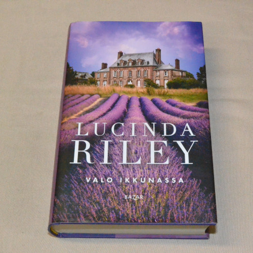 Lucinda Riley Valo ikkunassa