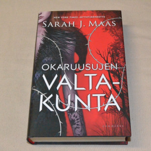 Sarah J. Maas Okaruusujen valtakunta