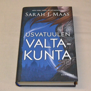 Sarah J. Maas Usvatuulen valtakunta