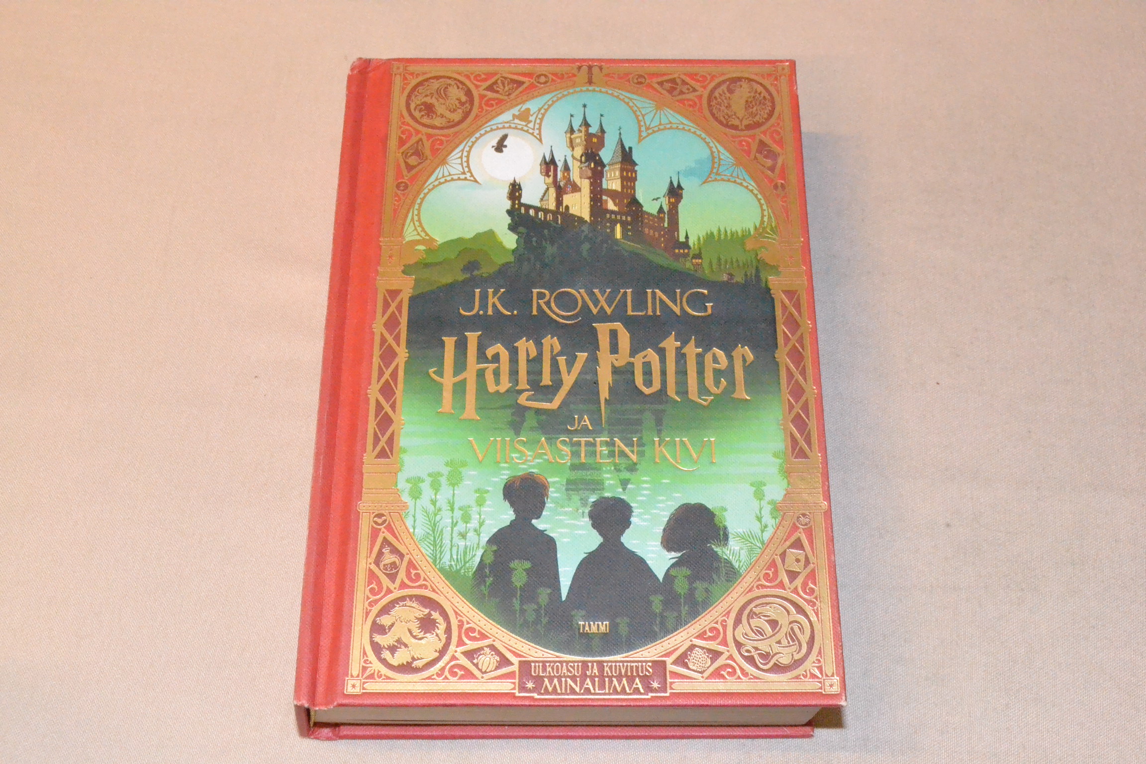 . Rowling Harry Potter ja viisasten kivi, juhlapainos